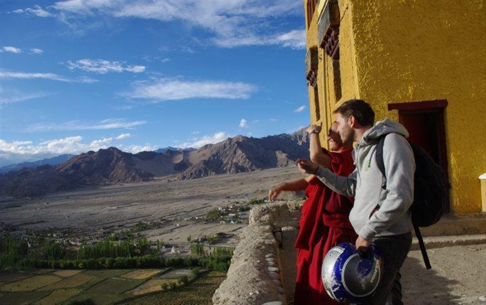 Top of a tibetan monastery - Leh, India