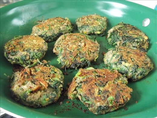 Freshly cooked spinach lentil patties. Yum!