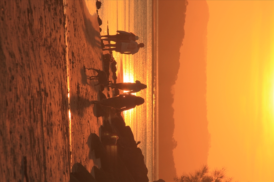 Sunrise and sunsets display beauty of life