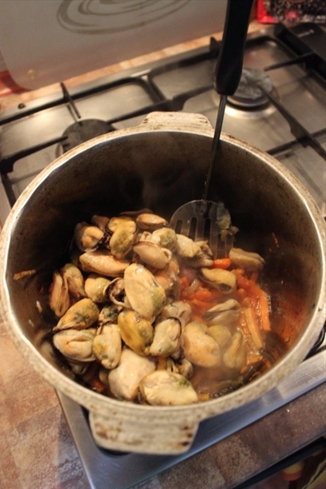 Add mussels