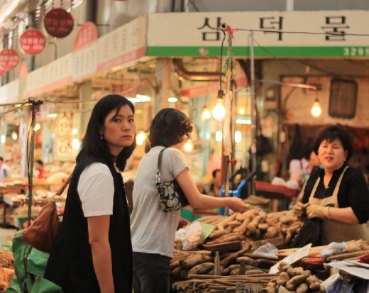 Gyeongdong Medicine Market: Buying 