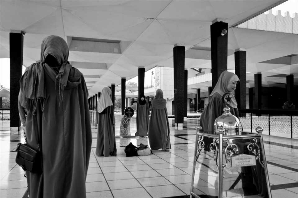 Robes and hijabs (or tudungs as they are known in Malaysia) are lent out to unprepared tourists upon entering the mosque.