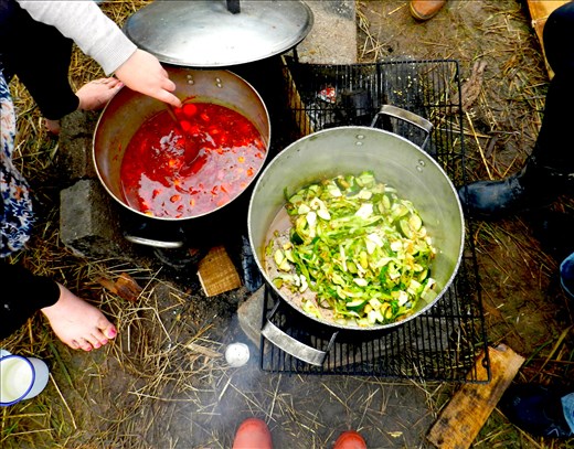 Cooking in the rain and mud for the 5,000