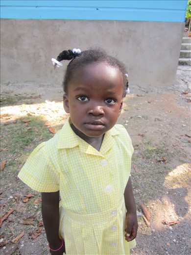 My little yellow. She watched and observed everyone with such a curious face. 