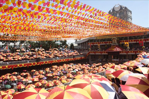 Thousand of people gathered every day in 9 days for the novena of Santo Niño.