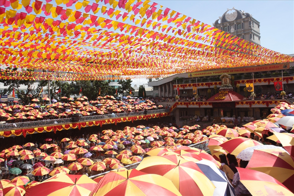 Thousand of people gathered every day in 9 days for the novena of Santo Niño.