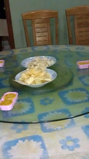 Mid-Autumn Festival Moon Cakes, apples - 30 Sept. 2012