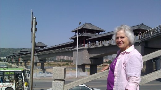 Ebeth in front of Bridge