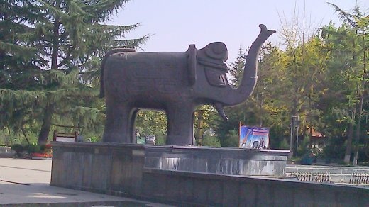 An elephant at People's Park, an amusement center and park similar to Juilia Davis Park in Boise, but with more vendors.