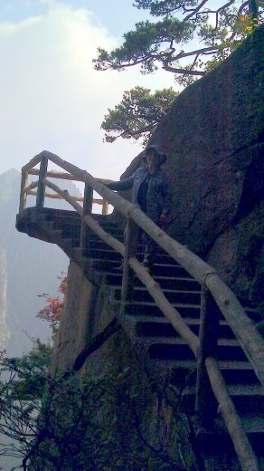 Ebeth on the way to the Grand Canyon of the West Sea