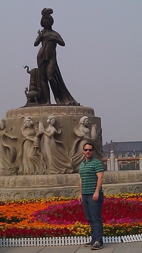 Daen in front of the main statue of Yang Guifei, one of the four most beautiful women in the history of China