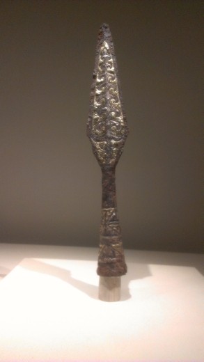 Iron spearhead tip with gold filigree