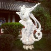 Statue of Yang Guifei at Huaqing Hot Springs: by emacinat, Views[1527]