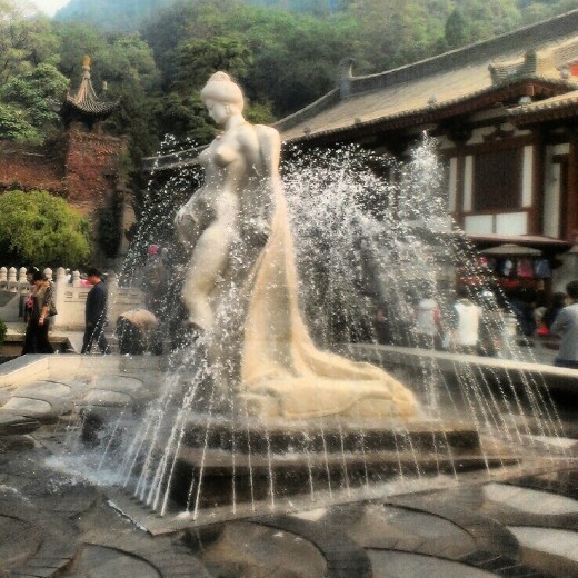 Statue of Yang Guifei at Huaqing Hot Springs