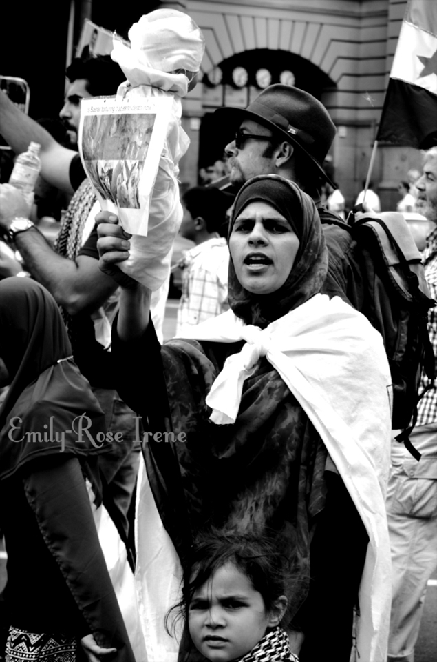 Rally for the people of Syria at Federation Square.