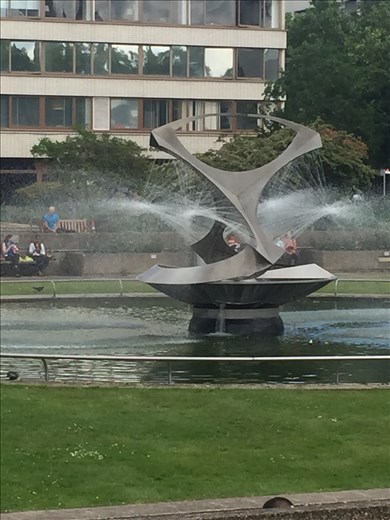 An amazing fountain in London