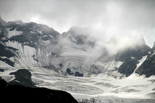 Zoomed in, the magnificent glacier can be seen in all its glory.