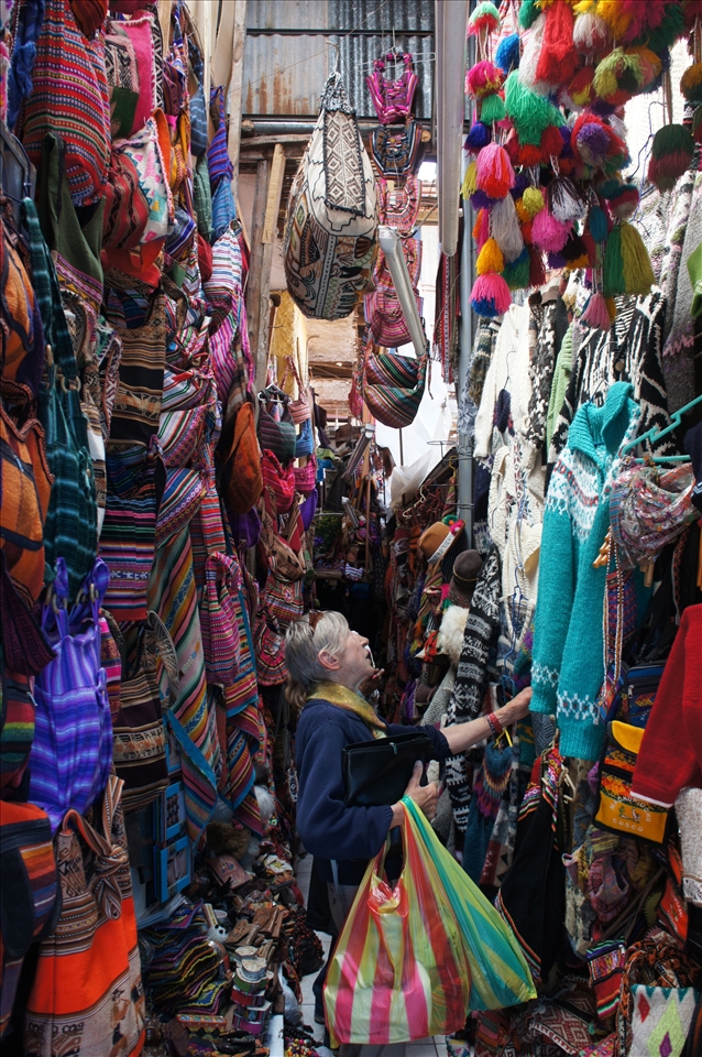 Handicrafts are made by the Quechua people, descendants of the Incan Empire