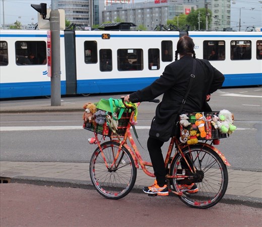 I loved the quirkiness of this senior cyclist!