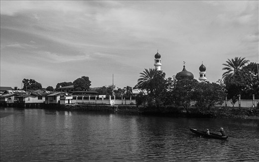 The Red Mosque in Taluksangay