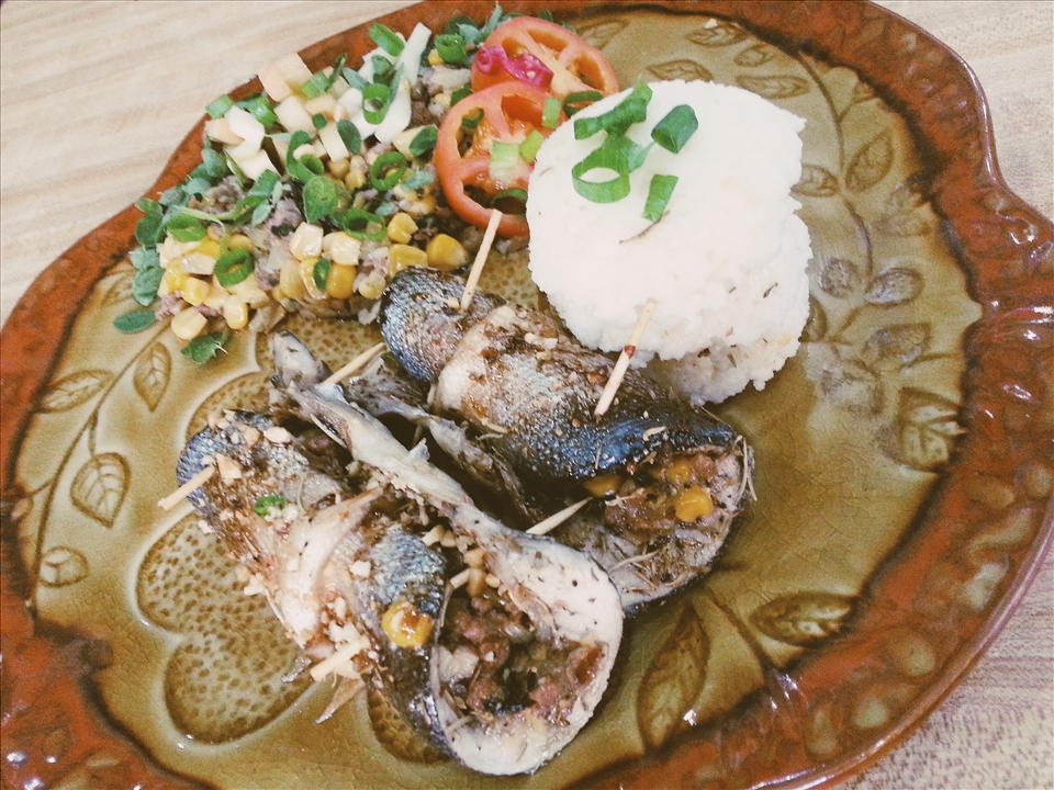 different plating option a, with the rest of the filling served with the salad