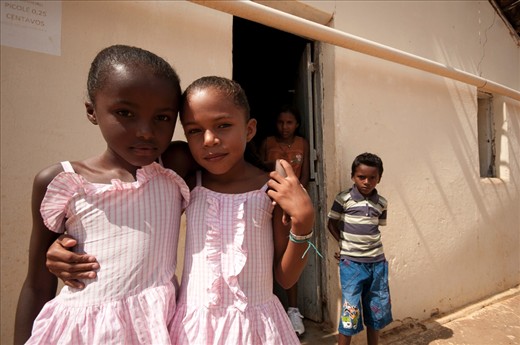Children from Quilombo Tiririca dos Crioulos. Living on a land without legal guarantees of ownership, these people survive by farming and ranching family in the semi-arid region of Pernambuco state, northeastern Brazil. Today spend the biggest period of drought in the last 30 years and live almost exclusively on government assistance. Meanwhile, the Brazilian National Congress, composed mostly of landowners and evangelicals, want to change the Constitution and take to himself the power of demarcation of indigenous lands and quilombolas (ex-slave), now exercised by the Government.