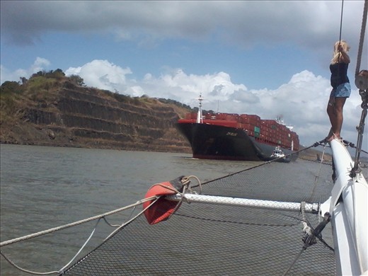  Panama Canal route - Brave heart lady with a good view.