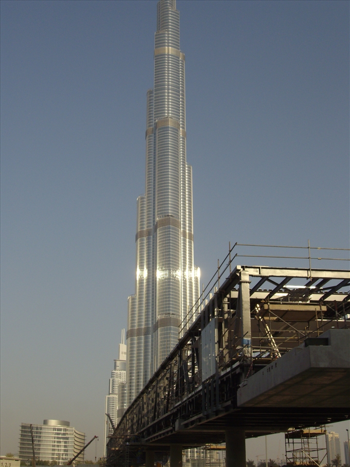 It Peaked My Lens...the world's tallest building in Dubai