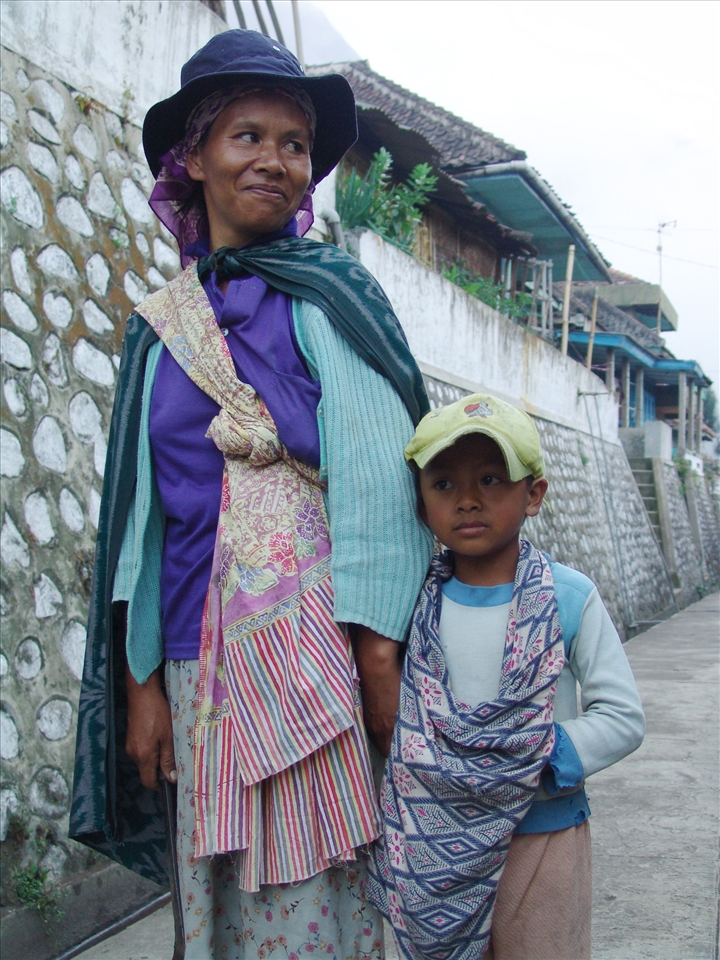 Got friendly with the florist, he offered me to meet his wife and son