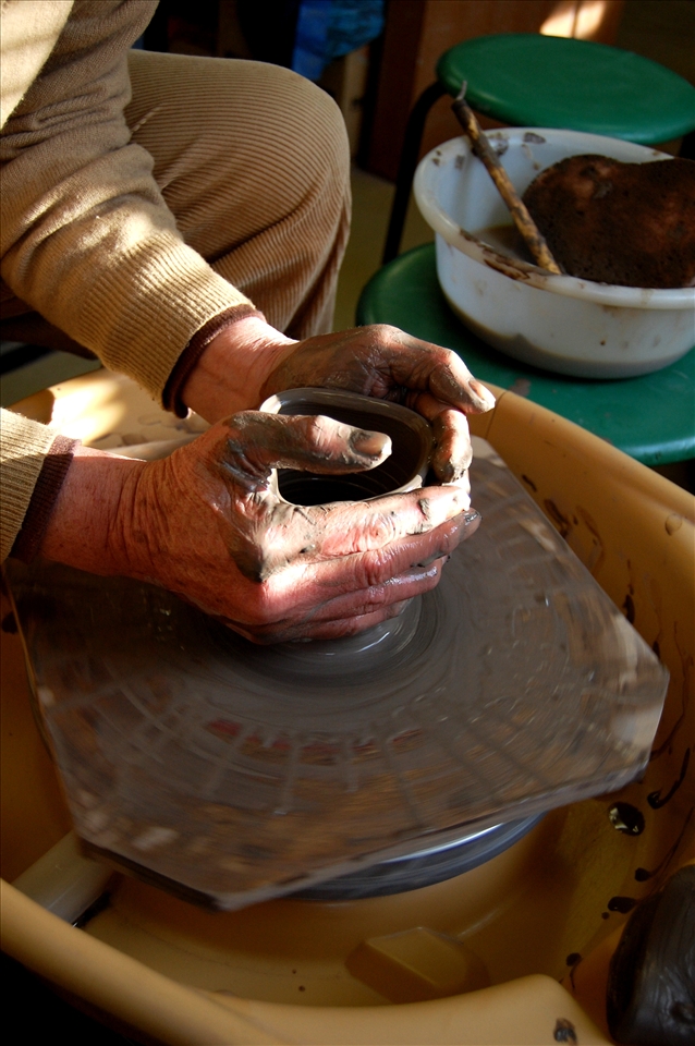 I don't speak much Japanese so Yoshida-san shows me each technique himself. His old and crooked fingers still manage to pull beautiful pots.