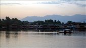 That's how the Dal Lake in Srinagar looks in the evening.: by eshabhatnagar, Views[515]
