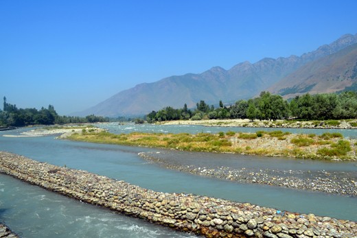 On my way to Sonamarg, captured the beautiful Jhelum River.