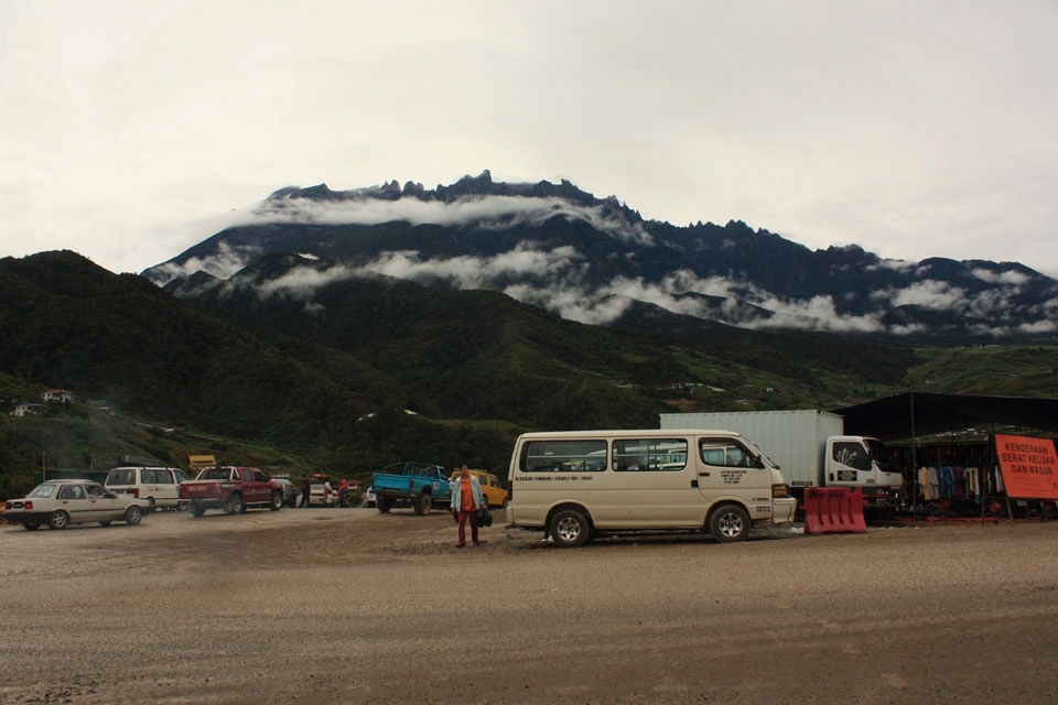 
The landmark of Sabah, Mount Kinabalu is the highest mountain in Malaysia.  By reaching there, Kundasang is a place has to stop by. This place offered unique view and delightful scenery.
