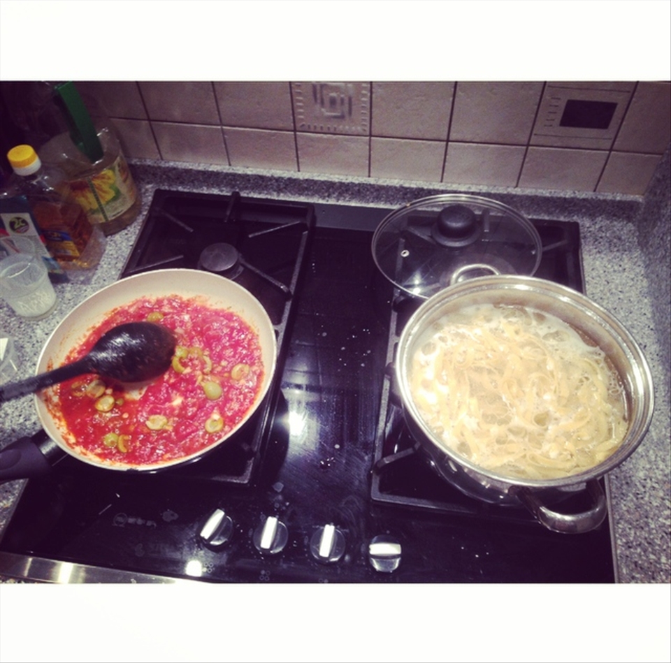 Making the sauce and cooking the pasta