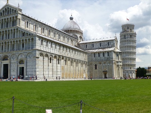 You can really see the lean in this picky. 