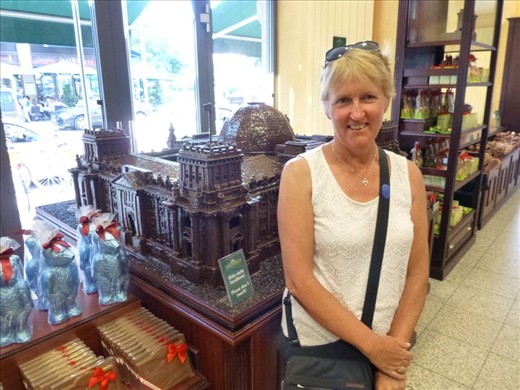 In front of a chocolate Reichstag!!