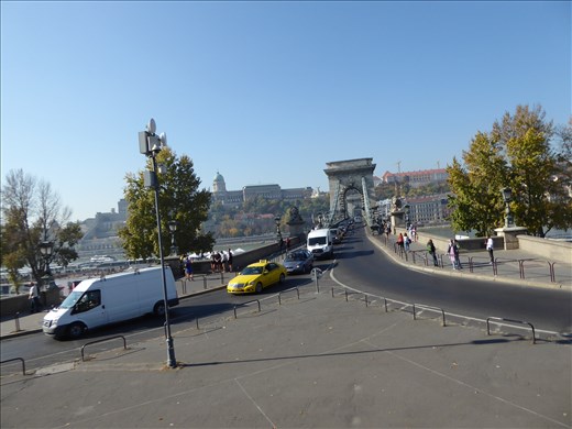 Buda Castle via Chain bridge