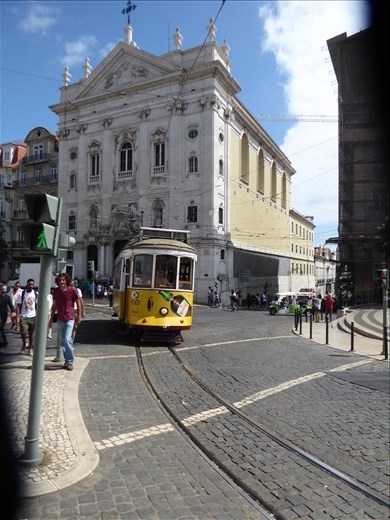 The 28 tram