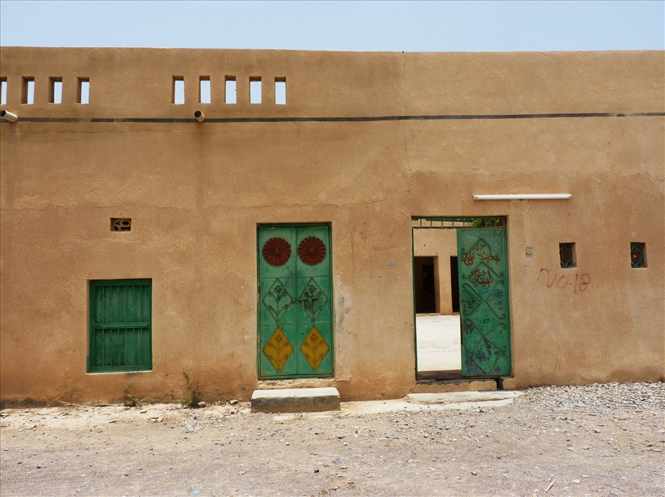 A typical Omani family home in a village close to the barrier lake we visited. It's beauty is it's simplicity and the colour composition.