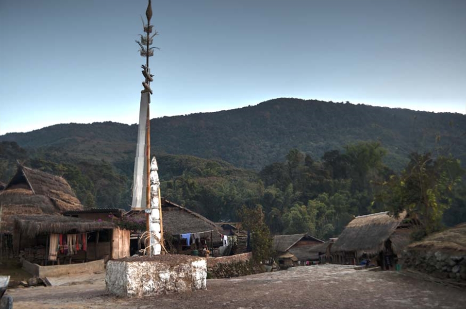 The outdoor Wa minority altar