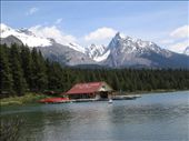 Maligne Lake: by explorerdotgone, Views[184]
