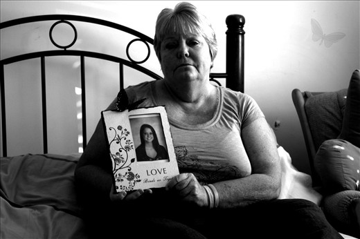 A portrait of grief after suicide of a daughter 