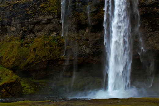I can still feel the shower from Seljalandsfoss as I wact