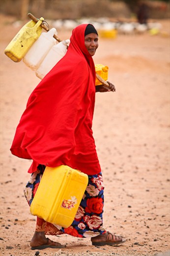 Women Walk miles to fetch Water in drought hit Somaliland
