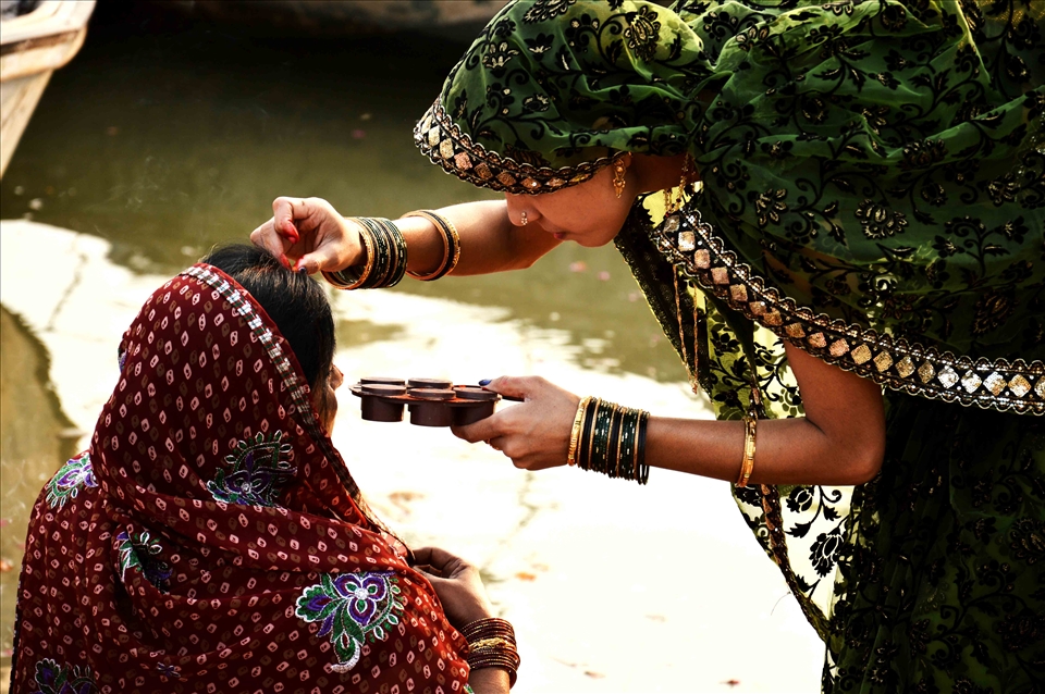 Sanjhiya Arghya (evening offerings). 