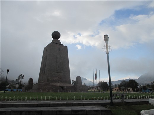 die beruehmte mitad del mundo