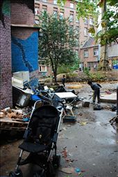 Some NGOS are coming to help children and their parents to have a better life and to provide them with a set of skills. : by feel_the_world, Views[273]