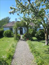 Just another gorgeous wee cottage: by fiddlegirl8, Views[909]