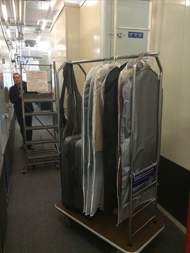 1st trip to the other storage unit located in Soho so at least we can get there with a quick cab ride.  One of our friend is sharing his unit with us, we are so lucky, thanks a lot James!!! :-) 