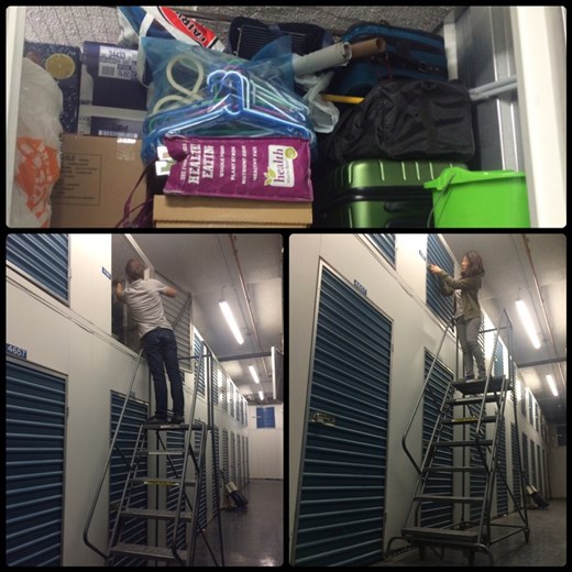 Pas très pratique et ergo ce garde-meuble, perché tout là-haut. Tout rentre, OUF!!! :-) 
Je vérifie genre 3 fois que le cadenas est bien fermé car 11 mois c'est long. Quel soulagement!!! Plus que les sacs à dos puis c'est parti!!! :-) 